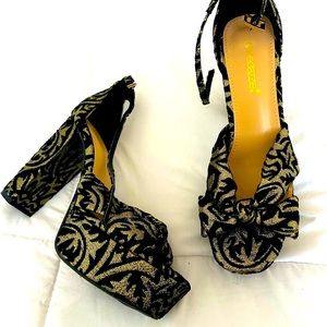 🛑FINAL SALE 🛑 PLATFORM VINTAGE HEELS